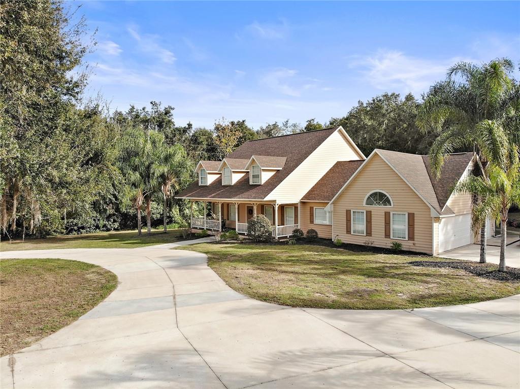 Leesburg Lakefront Homes