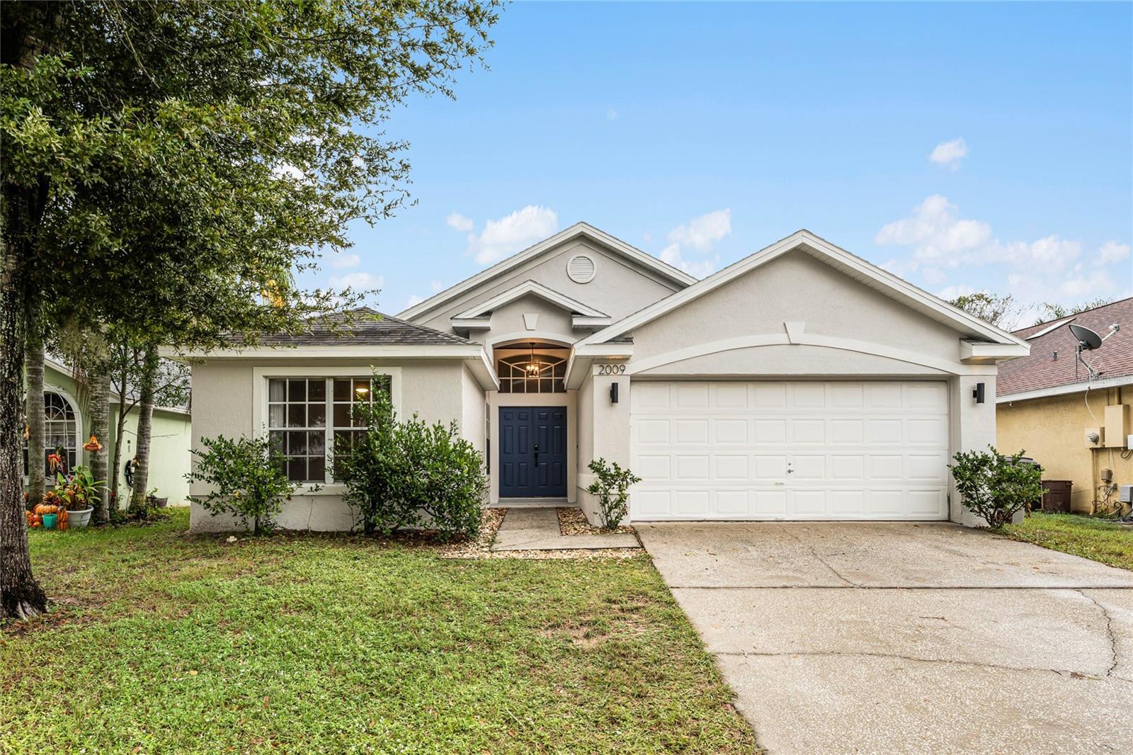 For Sale 2009 Cobblefield Circle, Apopka, FL 32703 4 Beds / 2 Full