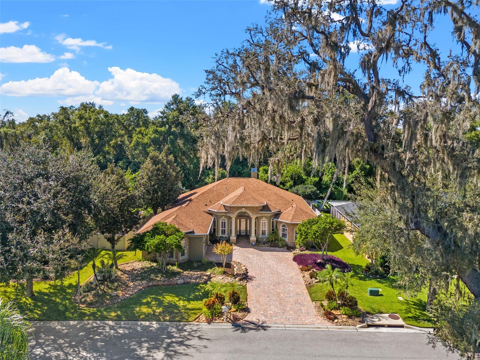 Sold 1827 Crooked Oak Lane, Lutz, FL 33559 4 Beds / 2 Full Baths