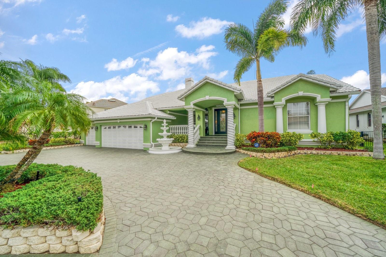 942 Symphony Isles Boulevard, Apollo Beach, FL 33572 Coastal