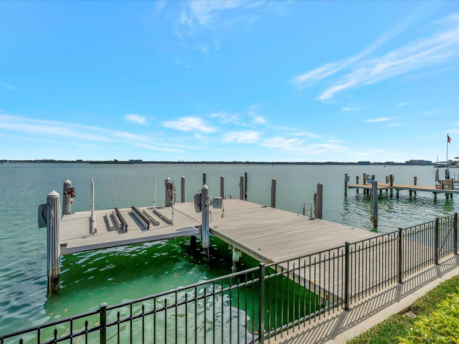 679 Harbor Island, Clearwater, FL 33767 MLS U8234180